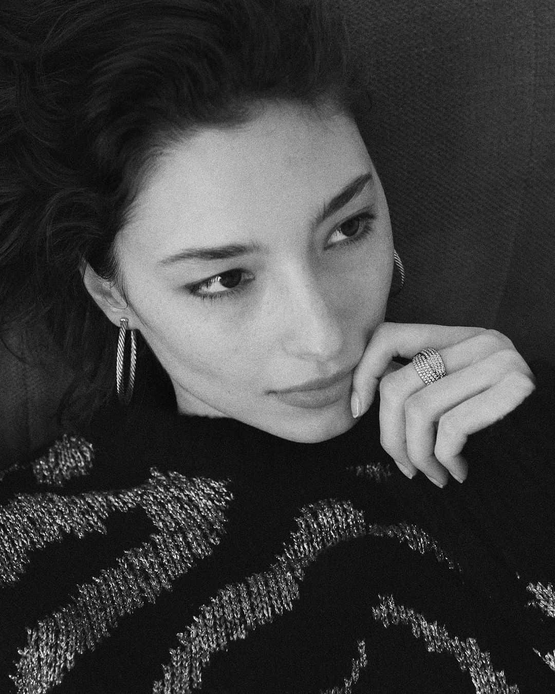 デビッドヤーマンのインスタグラム：「Cozying up in style. #TapToShop #DavidYurman」
