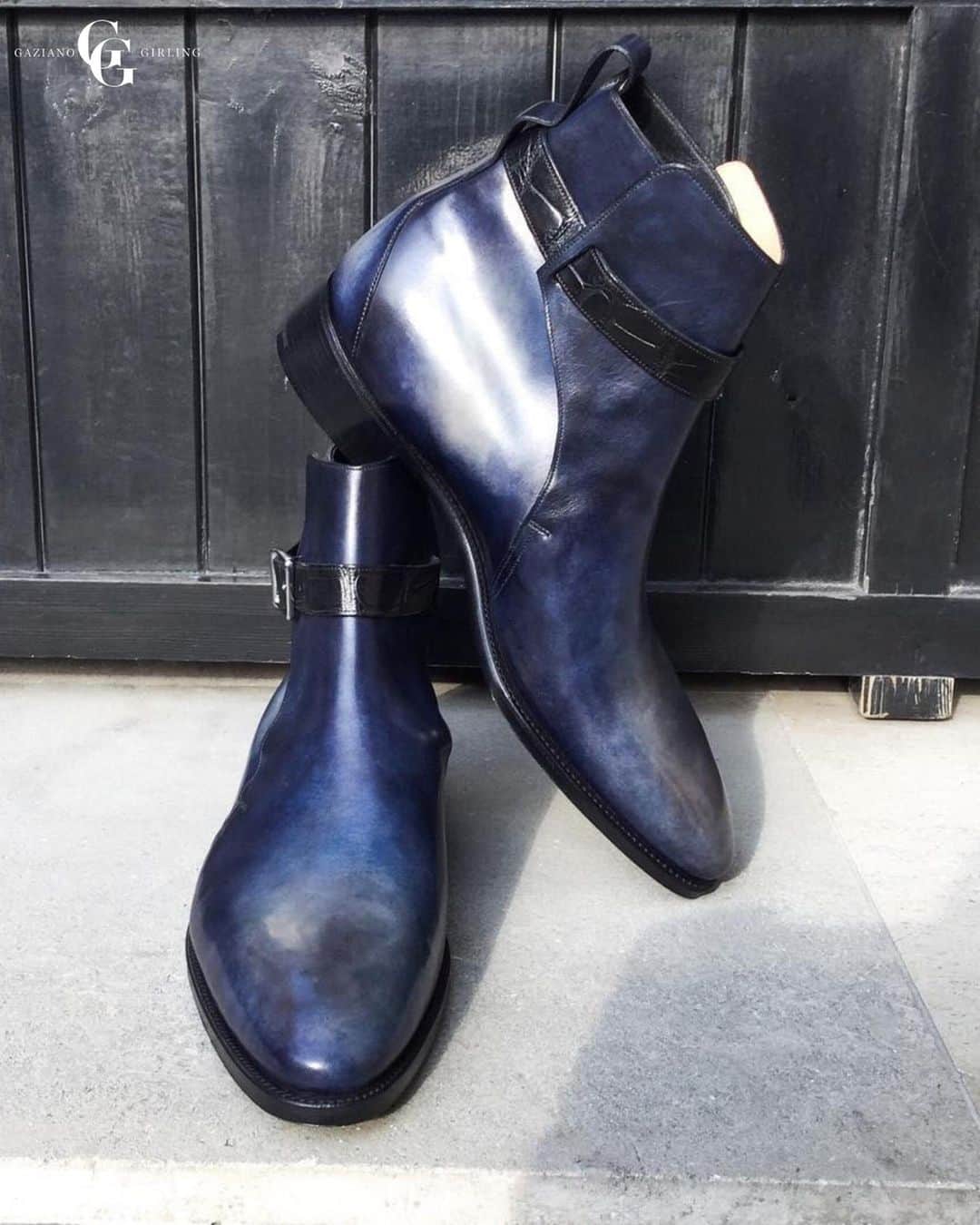 ガジアーノ&ガーリングのインスタグラム：「A unique London boot. Platinum velvet patina with a double-sided strap in alligator and pearl grey. Made to Order on the DG70 last.  . . . . . . . . #shoes #mensshoes #boots #mensboots #menboots #menshoes #shoegame #highendshoes #whatsonyourfeet #shoestyle #shoegamecrazy #shoegameonpoint #shoegamestrong #dapper #ootd #shoesaddict #shoesforsale #mensfashion #kickstagram #sotd #mensfashionpost #menswear #menwear #menstyle #mensstyle #shoegazing #shoestagram #shoeplug」