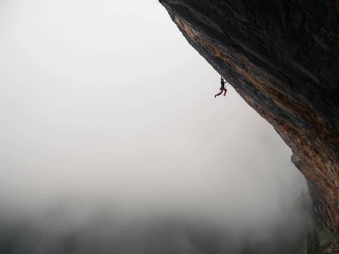 アダム・オンドラさんのインスタグラム写真 - (アダム・オンドラInstagram)「It is decided! This is the Best Climbing Moment photo, submitted by Benjamin Weber. A huge thanks to all of you who participated in any way. So...are you curious about the final results? Some stats at first...🙂 You sent incredible 1448 photographs, 1742 of you voted, and we recorded 5099 valid votes. Congratulations to the first ten who are going to be contacted via email regarding the prizes. And we have a surprise for you! ALL participants, whether they sent a photo or voted, will get a unique voucher code via email to enjoy a 20% discount for my photo book! And as for the results...you can find them on my websites. Link in bio. Enjoy! Photo submitted by: Benjamin Weber #AOcontest #climbingcontest #climbers @blackdiamond  @sensfoods  @mazagrande」11月26日 5時16分 - adam.ondra