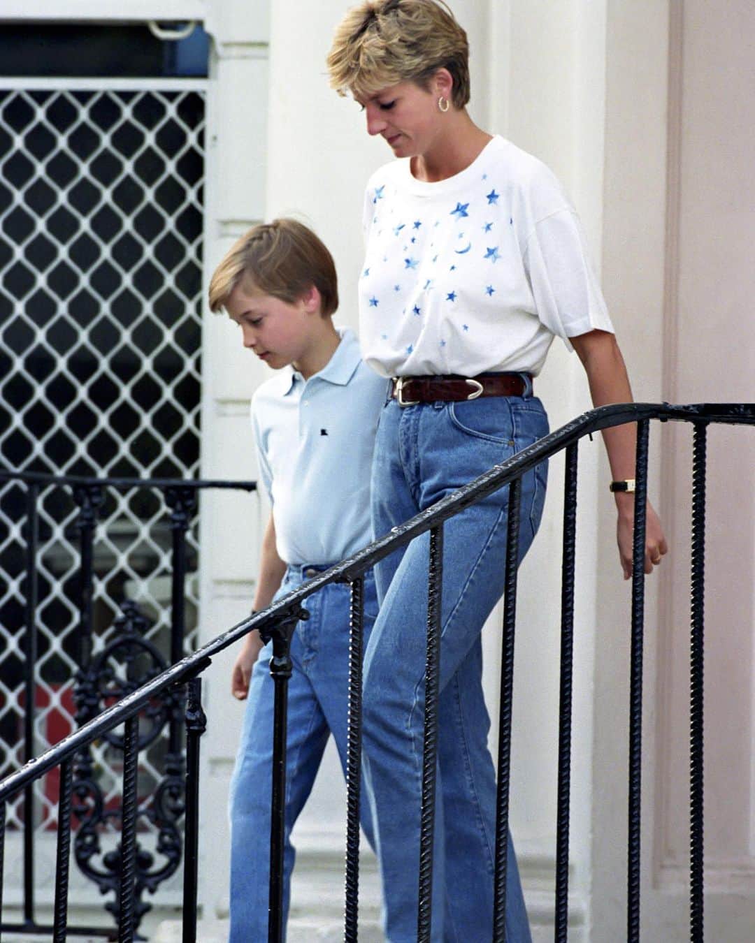 Vogue Parisさんのインスタグラム写真 - (Vogue ParisInstagram)「If there’s one thing we’ve learnt this week it’s that Lady Diana’s style continues to intrigue and inspire. Today we’re taking a look back at her denim looks as stylish today as they were back then. #LadyDiana」11月26日 5時24分 - voguefrance