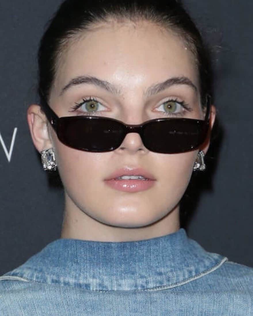 キャムレン・ビコンドヴァのインスタグラム：「Snoop Dog 😎 @camrenwhy #camrenbicondova #gotham #selinakyle #brulina #catwoman #kittycat #cat」