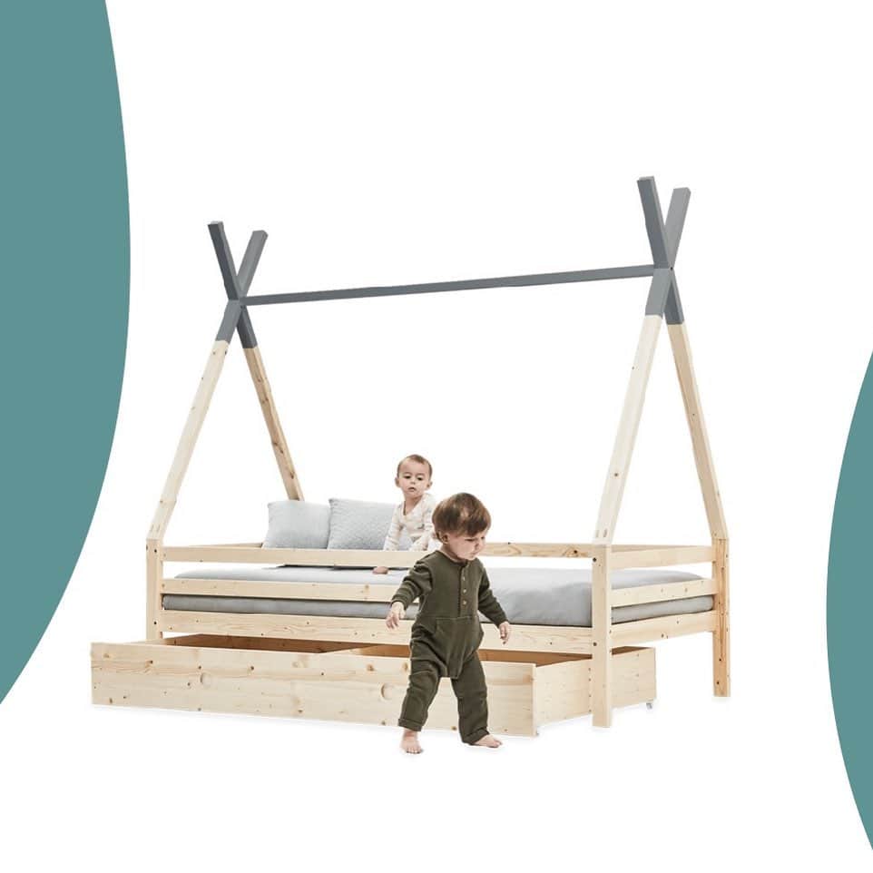 ハンナ・シモンのインスタグラム：「I love love love this Canadian company @cocovillage. They make the most beautiful dreamy things for littles. And they ship to the states! 🇨🇦 🇺🇸」