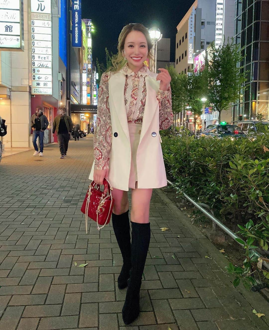 桃瀬りんかさんのインスタグラム写真 - (桃瀬りんかInstagram)「・ この前の私服でごさいます💁‍♀️♥️ ・ ・ ・ #ホワイトステージ#桃瀬梨華#名古屋#キャバクラ#キャバ嬢#私服#私服コーデ#今日のコーデ#ファッション#ファッションコーデ#ファッション好きな人と繋がりたい#ootd#ootdfashion#zara#dior#diorbag#赤#ブーツ#ブーツコーデ#韓国#한국」11月26日 15時55分 - momose_rinka