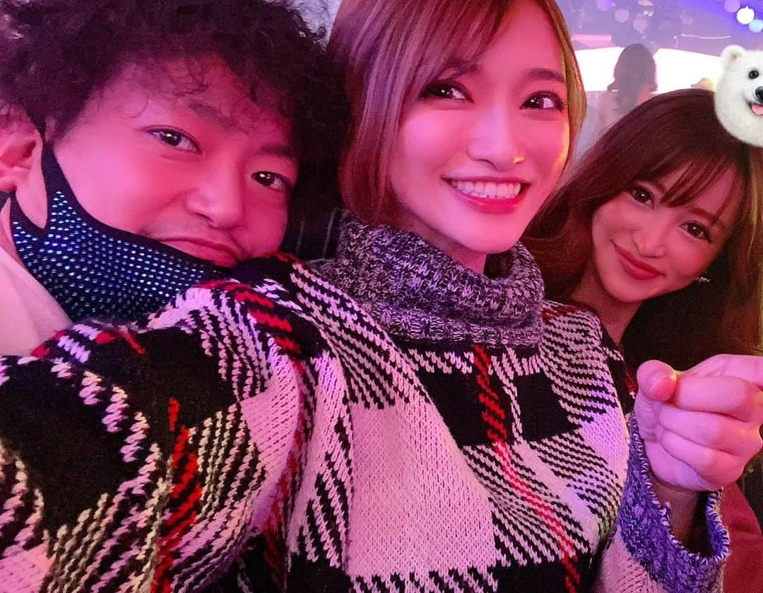 のインスタグラム：「. 久しぶりの @party_on_tokyo  . ぶつぶつのない引き締まったお尻たちに感動しっぱなしで涙が出た（嘘） また観に行きたい、そしてニヤニヤしながらチップを挟みまくりたいです . お誕生日の女の子たち、おめでとうございます そして @partyon_keita ありがとう🌸」