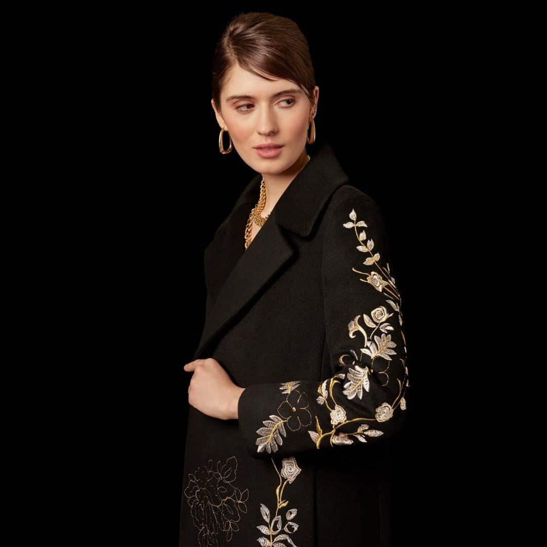 のインスタグラム：「#CinziaRocca #BlackFriday Week is here! Enjoy 30% and 20% off the Fall/Winter 2020 Collection on bit.ly/CinziaRoccaOfficial. Ends on December 1st.  *Limited Edition excluded.」