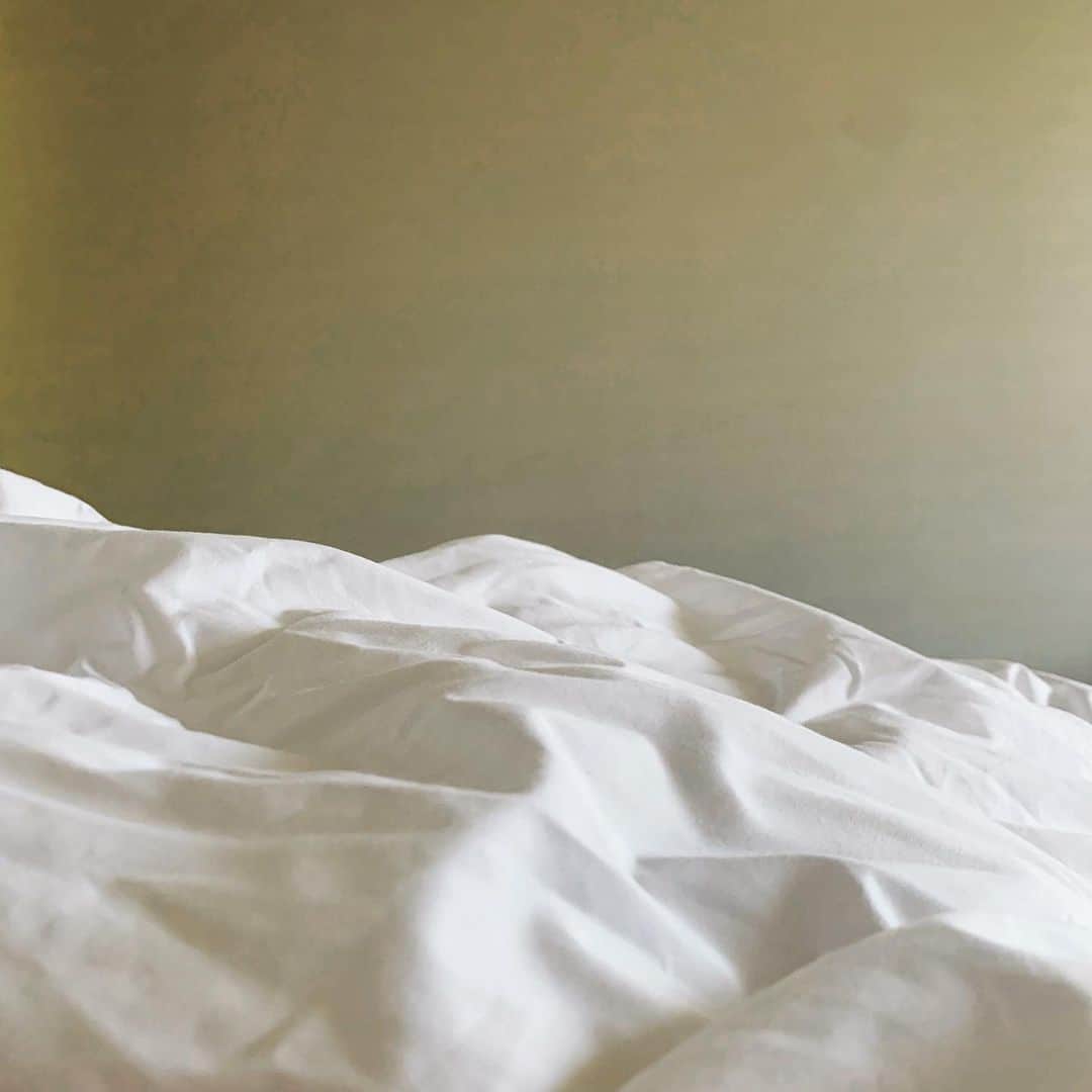 黒木桃子のインスタグラム：「ふとん神✨  #ありがとうふとん」