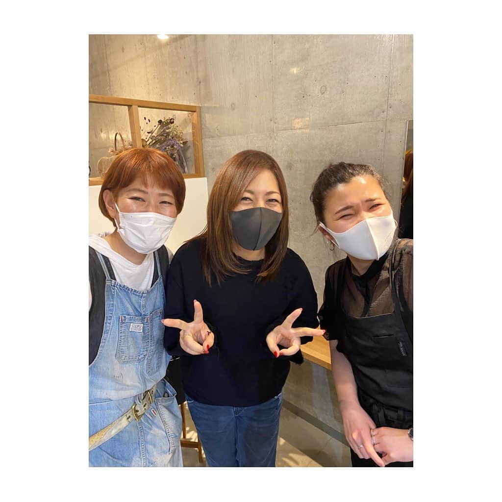 宮里美香のインスタグラム：「*** Change hair color 💇‍♀️ ヘアーメンテナンスday🧡 サラサラヘアーになりました🤗 髪の毛綺麗になるとテンション上がるー！ いつもありがとうございます💓 . . #newhair #changecolor  #美容院 #メンテナンス  #髪の毛サラサラ  #いつもありがとうございます  #nepenjiはなれ」