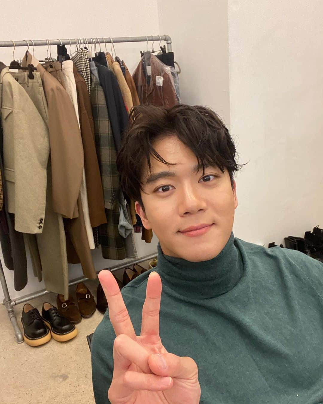 ハ・ソクジンさんのインスタグラム写真 - (ハ・ソクジンInstagram)「?0?0」11月26日 16時26分 - haseokjin