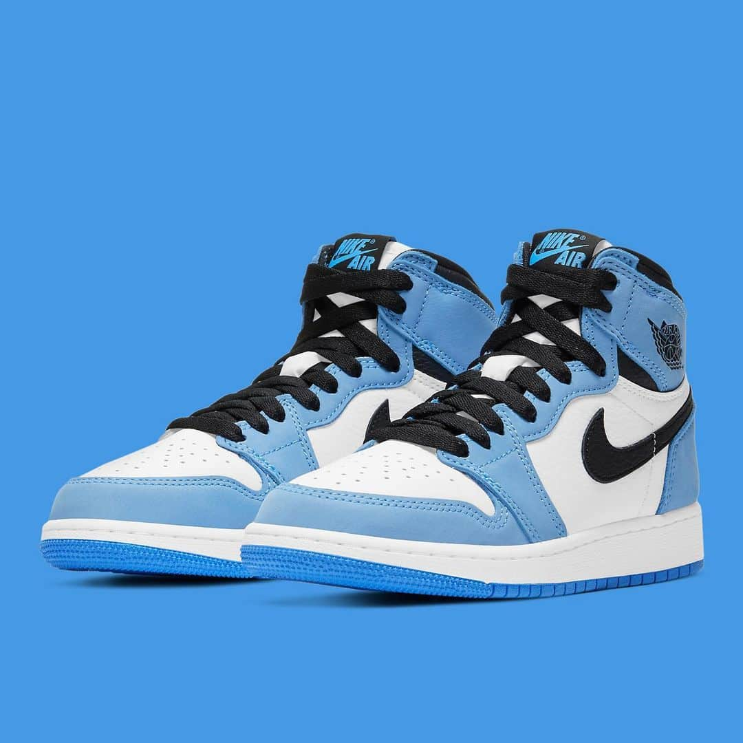 Sneaker Newsさんのインスタグラム写真 - (Sneaker NewsInstagram)「Good news: The Air Jordan 1 Retro High OG "University Blue" will be releasing in Grade School sizes. These are already touted as one of the most anticipated AJ1 drops of 2021, but are you more excited about something else? Hit the link in our bio for full official images.」11月26日 7時59分 - sneakernews