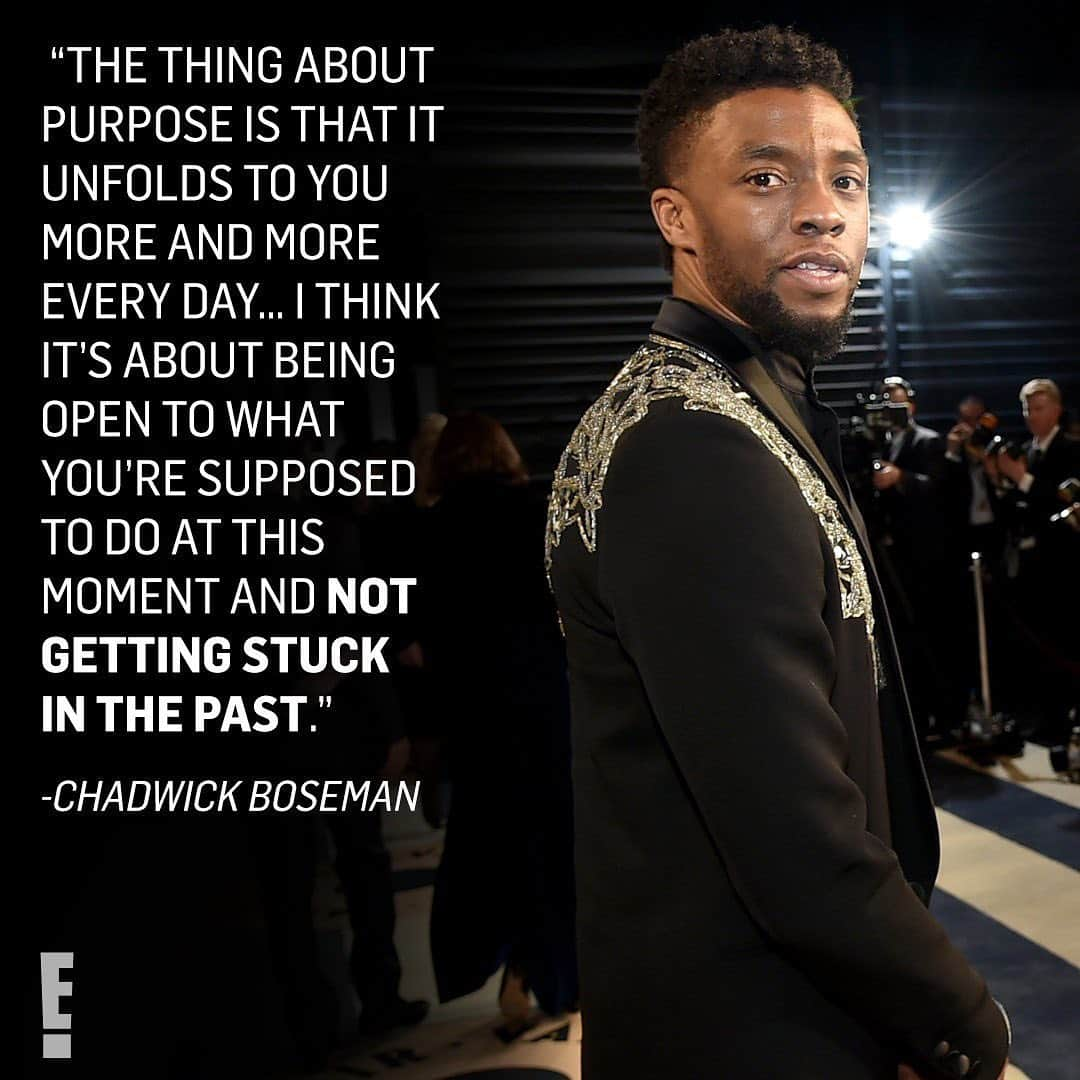 E! Onlineさんのインスタグラム写真 - (E! OnlineInstagram)「Forever #ThankfulFor the blessing to exist at the same time as Chadwick Boseman. Gone too soon, but never forgotten. 💔 (📷: Getty)」11月26日 8時01分 - enews