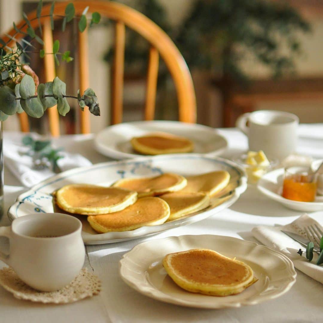 のインスタグラム：「2020.11.26 +pancake ・ エルダーのパンケーキ。 エルダーフラワーが入った 米粉のパンケーキ♪ 美味しくって簡単で お気に入りのrecipe❤︎ ・」