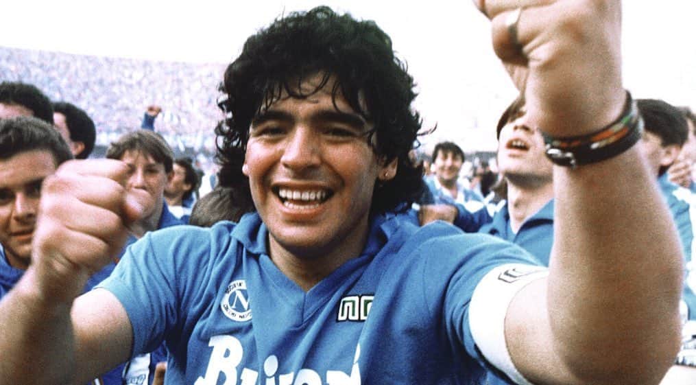 エマニュエル・アデバヨールさんのインスタグラム写真 - (エマニュエル・アデバヨールInstagram)「SEA, legends live forever. Maradona, you will live forever in our hearts... Condolences to his family and friends. RIP legend❤️🙏🏾⚽️🏆🎖❤️#GodFirst #KeepMoving #LoveMyLife #LoveMyJob #MarechalSEA #teamSEA #AfricaUnited #228Forever #25 #Lifesgood」11月26日 8時18分 - e_adebayor