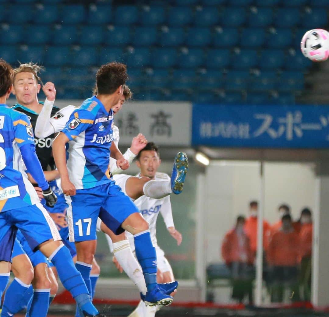 松本山雅FCさんのインスタグラム写真 - (松本山雅FCInstagram)「2020.11.25 2020 Meiji Yasuda J2 League 36th sec. Nagasaki 1-1 Matsumoto  #松本山雅fc #matsumotoyamaga #yamaga #onesoul #捲土雷鳥 #塚川孝輝」11月26日 8時22分 - matsumoto.yamagafc