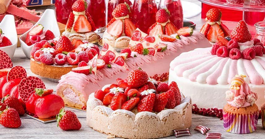 野山苺摘（グルメライター・グルメ探偵）のインスタグラム：「🍓いちごテロ🍓﻿ ﻿ ヒルトン東京 「マーブルラウンジ」﻿ ﻿ 年に一度の苺の祭典「ストロベリー・スイーツフェア」が、いよいよ2020年12月26日（木）からスタート🍓﻿ ﻿ 2021年5月末まで開催される予定です！﻿ ﻿ 詳細＆予約と昨シーズンの実食レポートは↓﻿ harapeco.news/hiltontokyo8/﻿ ﻿ 🍓🍓🍓🍓🍓🍓🍓🍓🍓🍓🍓🍓🍓🍓🍓﻿ ﻿ #いちご #苺 #イチゴ #いちごテロ ﻿ #飯テロ #食レポ #いちごスイーツ #いちご大好き﻿ #グルメライター  #いちごライター﻿ #strawberry #ビュッフェ ﻿ #スイーツ #ヒルトン東京 #いちごビュッフェ2021﻿ #いちご集め #🍰 #🍓 #マーブルラウンジ﻿ #いちごビュッフェ #ケーキ #イチゴ探偵﻿ #ストロベリーブッフェ #いちご食べ比べ﻿ #食べ放題 #いちごマニア﻿ #ヒルトンスイーツ　#新宿カフェ﻿ #ストロベリースイーツフェア #苺の祭典﻿ ﻿ 🍓🍓🍓🍓🍓🍓🍓🍓🍓🍓🍓🍓🍓🍓🍓」