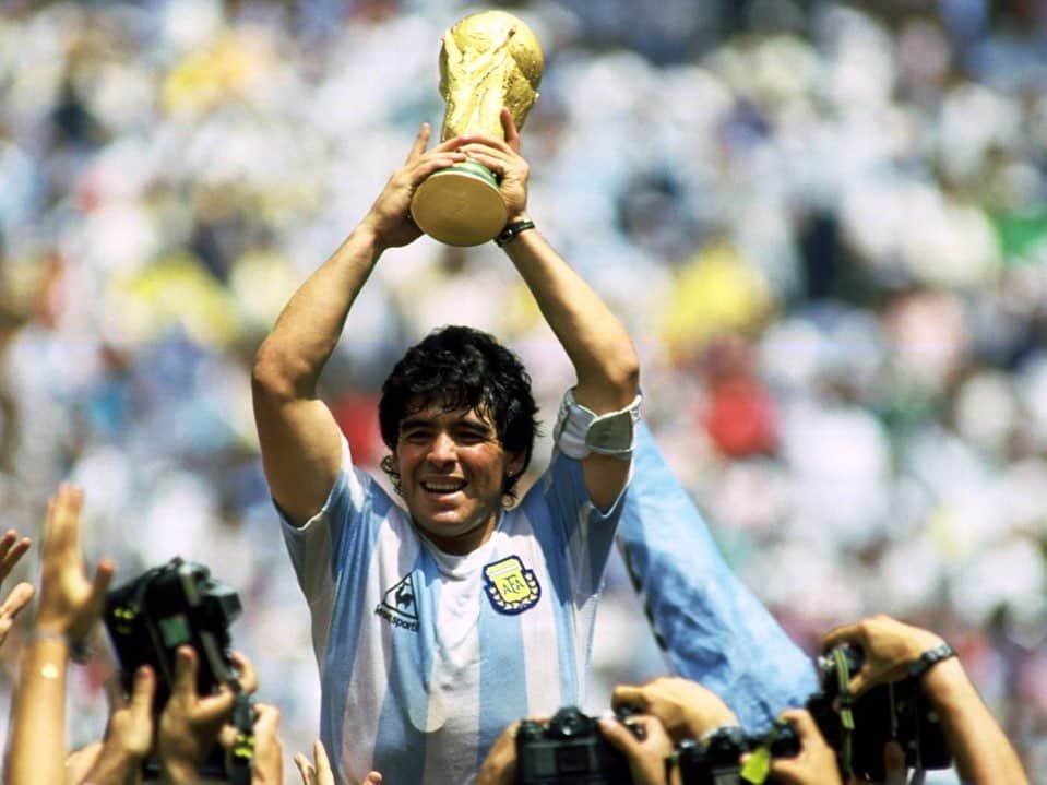 チョン・ソンリョンのインスタグラム：「#Maradona #고인의명복을빕니다🙏」