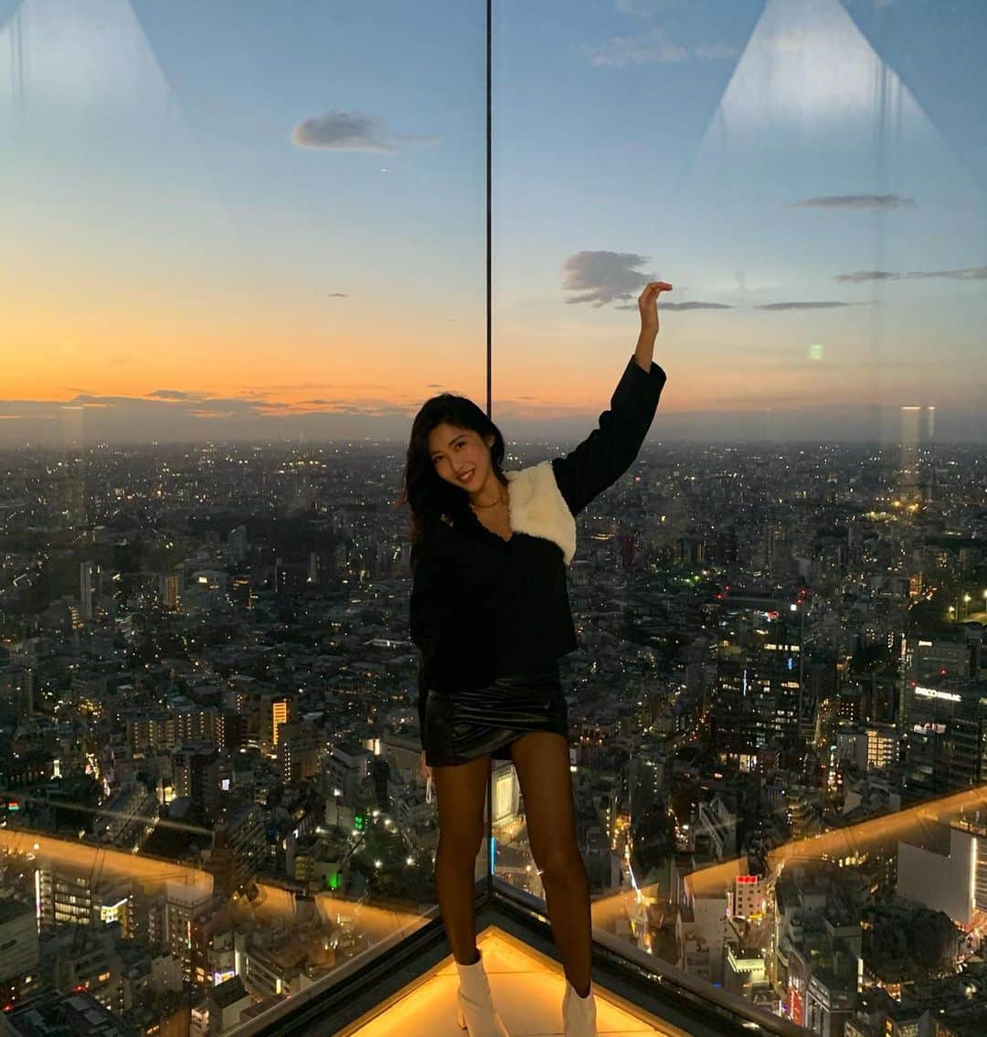 水川スミレのインスタグラム：「渋谷展望台が意外にめっちゃ 綺麗でみやすくて 東京タワーやスカイツリーより 気に入りました！  ほんとに一望できたし距離感近くて めっちゃよかった💖  #渋谷展望台 #渋谷#渋谷スクランブルスクエア展望台 #展望台#東京#夜景#絶景#instagood #tokyo#shibuyasky」