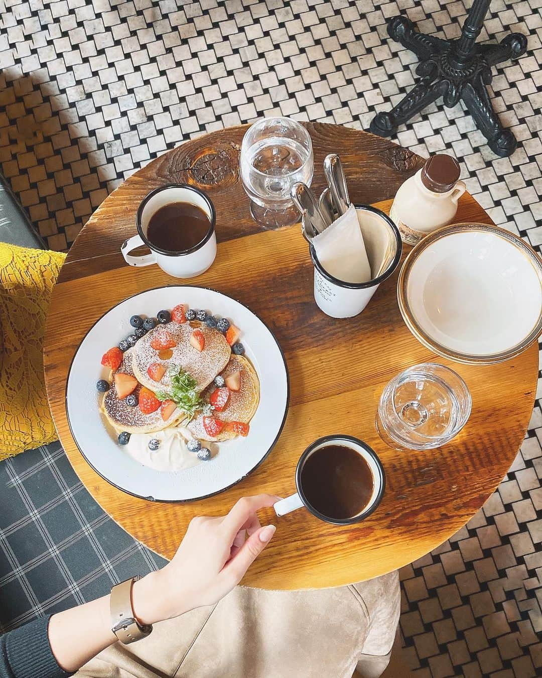 藤後 沙織 とうごさおりさんのインスタグラム写真 - (藤後 沙織 とうごさおりInstagram)「ご近所カフェだいすき。 ・ ・ #gm#おはよ#広尾カフェ#広尾ランチ#恵比寿カフェ#恵比寿ランチ#ご近所カフェ#ご近所ランチ#dayandnight #デイアンドナイト#パンケーキ#パンケーキ部#バターミルクパンケーキ#広尾#恵比寿」11月26日 9時23分 - saori_togo