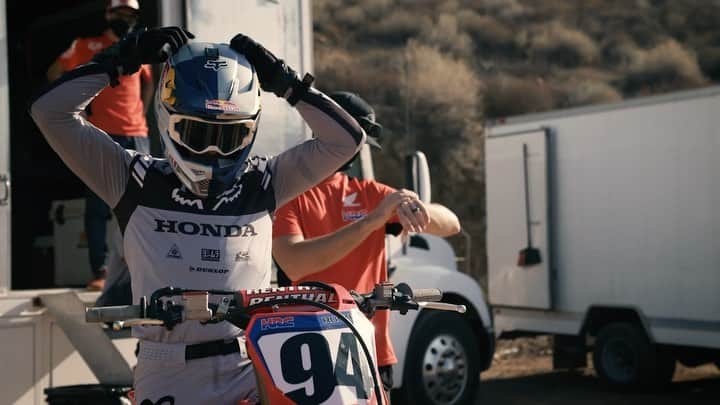 ケン・ロックゼンのインスタグラム：「We made a little old skool 👁🍬 for your viewing pleasure. Enjoy!🤙🏽 🎥  @aj_sjostrom」