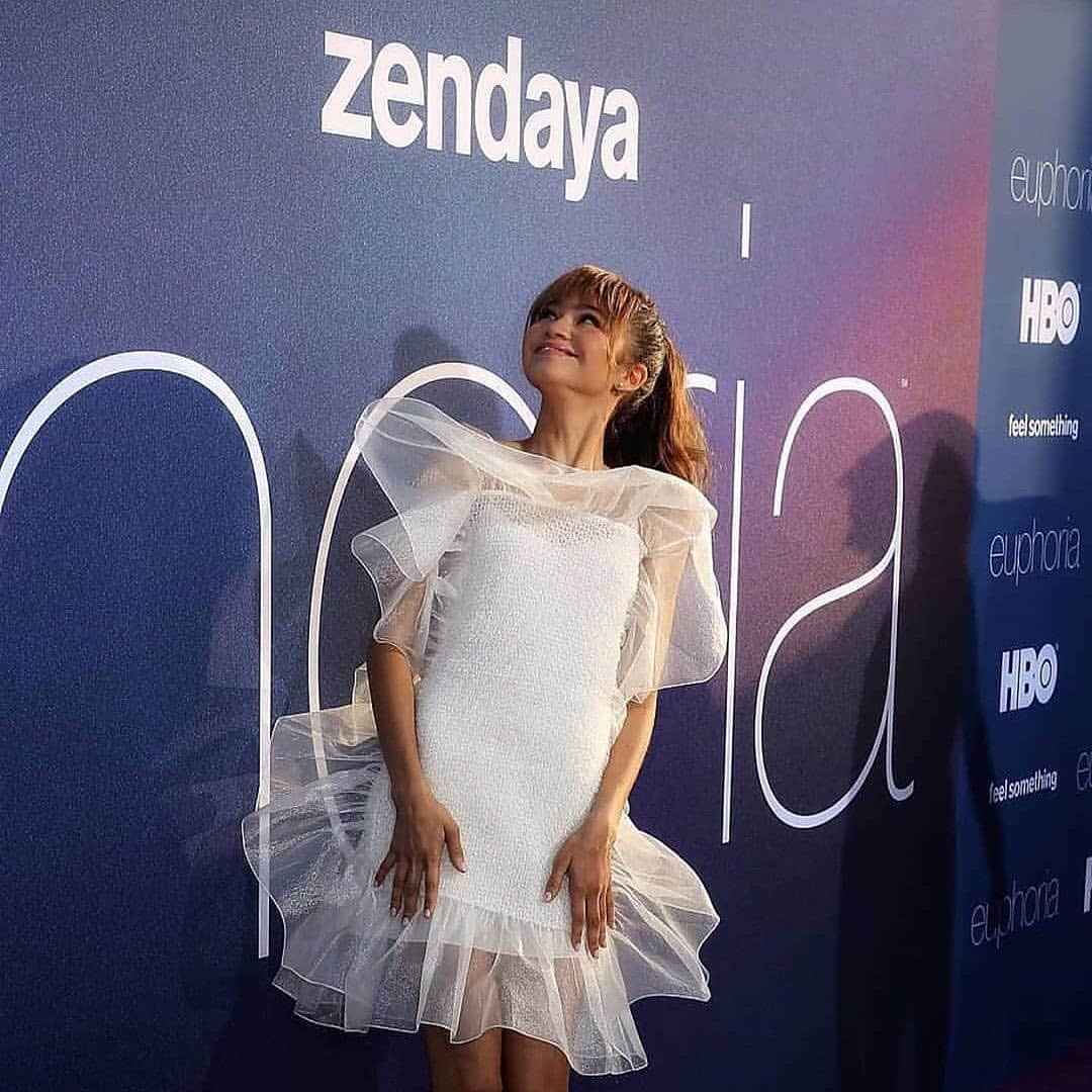 E! Onlineさんのインスタグラム写真 - (E! OnlineInstagram)「We're #ThankFulfor Zendaya and her portrayal of Rue. This year she made history as the youngest person and the second Black actress to win Lead Actress in a Drama Series at the #Emmys. (📷: Dominic Miller/@bulgari)」11月26日 10時02分 - enews