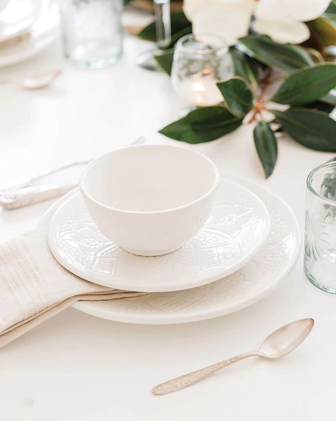 The Little Marketさんのインスタグラム写真 - (The Little MarketInstagram)「This year, celebrate old traditions with a twist. Whether you’re setting up your tabletop or your laptop, dinner can still feel special — even from a distance.  ⠀⠀⠀⠀⠀⠀⠀⠀⠀ Like your meal, our dinnerware collection is made by hand with traditional techniques passed down through generations. Shop now at the link in our bio.」11月26日 10時08分 - thelittlemarket