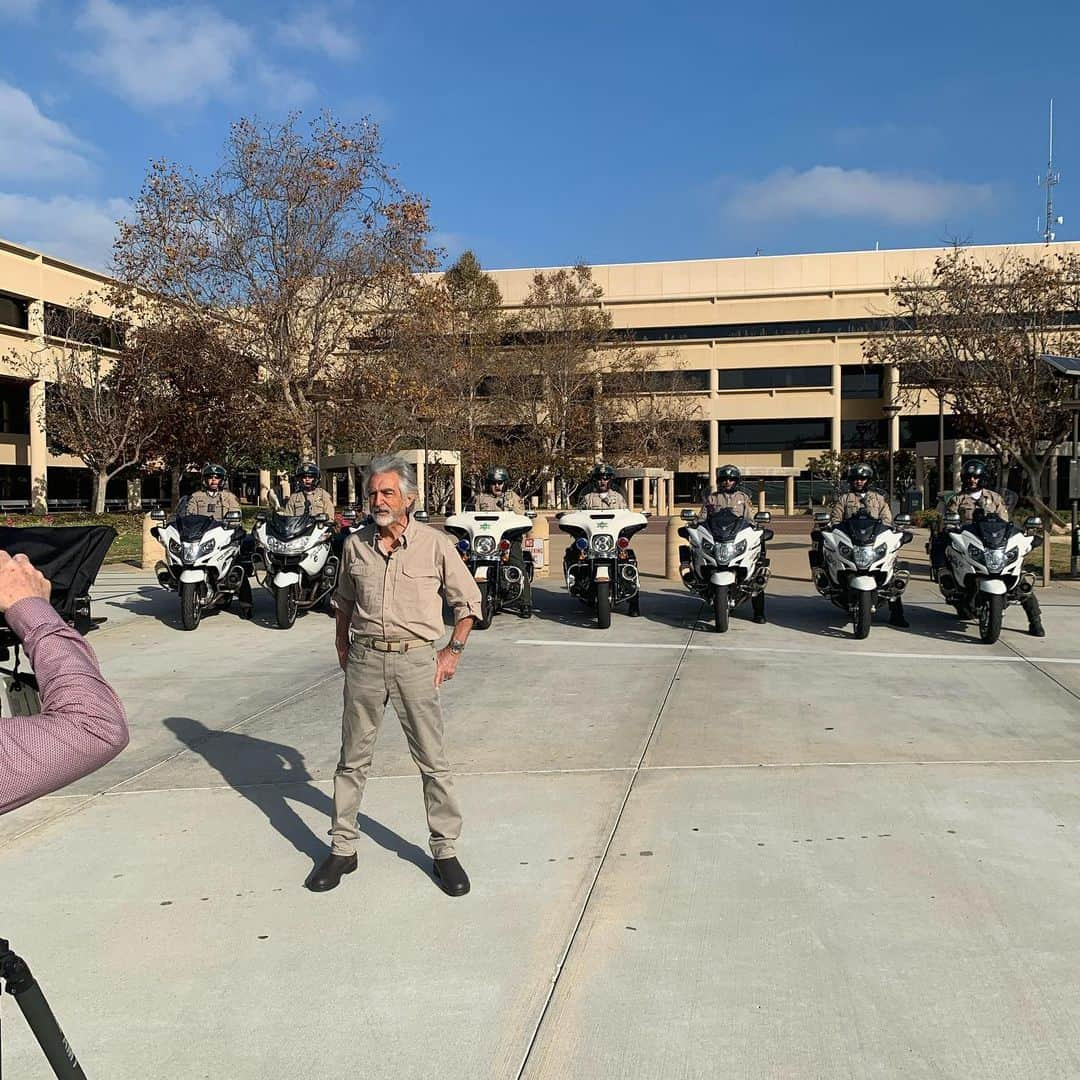 ジョー・マンテーニャさんのインスタグラム写真 - (ジョー・マンテーニャInstagram)「Helping out the Ventura Sherriff department today. @vcsheriff #dontdrinkanddrive」11月26日 10時19分 - joemantegna