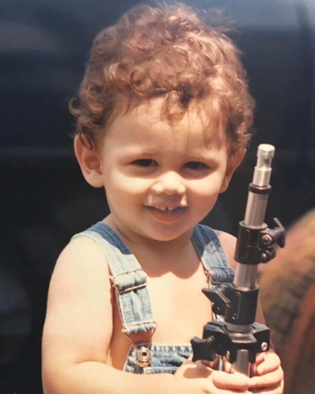 Chay Suedeのインスタグラム：「Te amo muito desde a barriga da mamãe. To com você pra tudo e pra sempre, meu pedaço, meu irmão. Ao infinito e além. Feliz aniversário, Ricão!」
