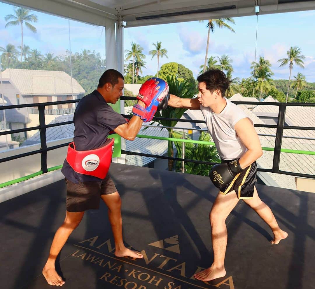 アイス・サランユーのインスタグラム：「ได้เหงื่อ อยู่นะ เช้านี้😅 @anantaralawana  #anantaralawana  #sanooksnap  #samui  #เที่ยวทั่วไทยกับไอซ์ศรัณยู」