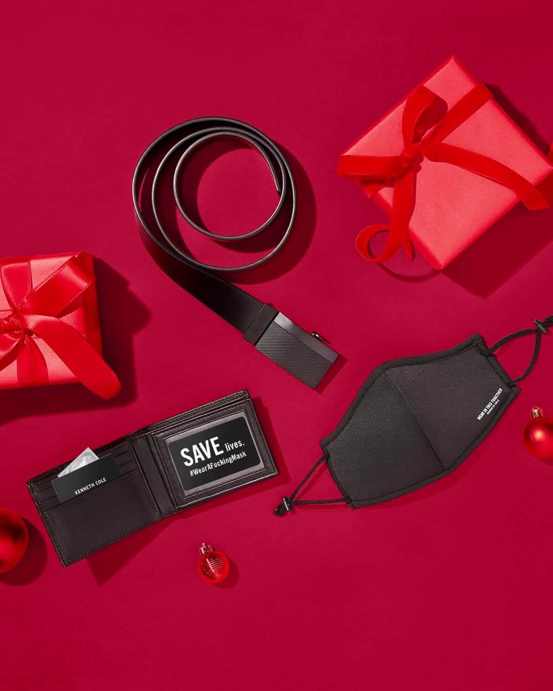 ケネスコールのインスタグラム：「Some accessories hold up our pants, others hold up our communities…Please wear a mask and protect each other this #Thanksgiving. #StaySafe #WearAFuckingMask #Gifts  When you shop at KennethCole.com, we’ll donate to The New York Public Library in support of The Harry Belafonte Black Liberation Speaker Series. Info link in bio.」