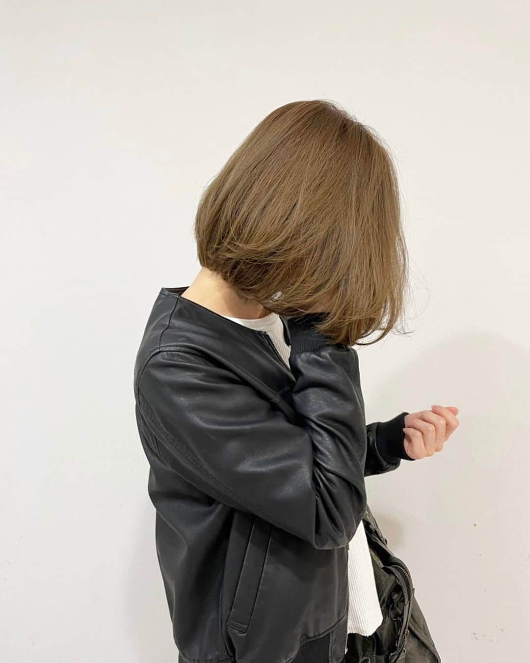diptyMOILA diptyMOILA のインスタグラム：「. ブリーチなしの透明感maron beige♡bob ノンダメージサロンならではのdiptyMOILA オリジナルダメージレスケアcolorでどこよりもダメージなく可愛いcolor&styleに♡ . ご予約はtopURL/dm/telにて受付中 @sayaka_diptymoila」