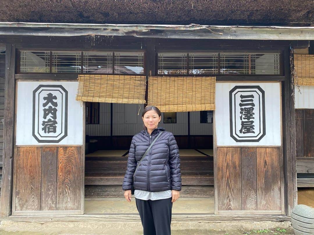 横峯さくらのインスタグラム：「正解は福島県の大内宿の三澤屋さんでした😊皆さん写真だけでどこだかわかるんですね✨次の問題はもっと難しいのにします💪  #大内宿 #三澤屋 #蕎麦 #お蕎麦 #福島県 #福島グルメ #ねぎそば #美味しい #場所当てクイズ」
