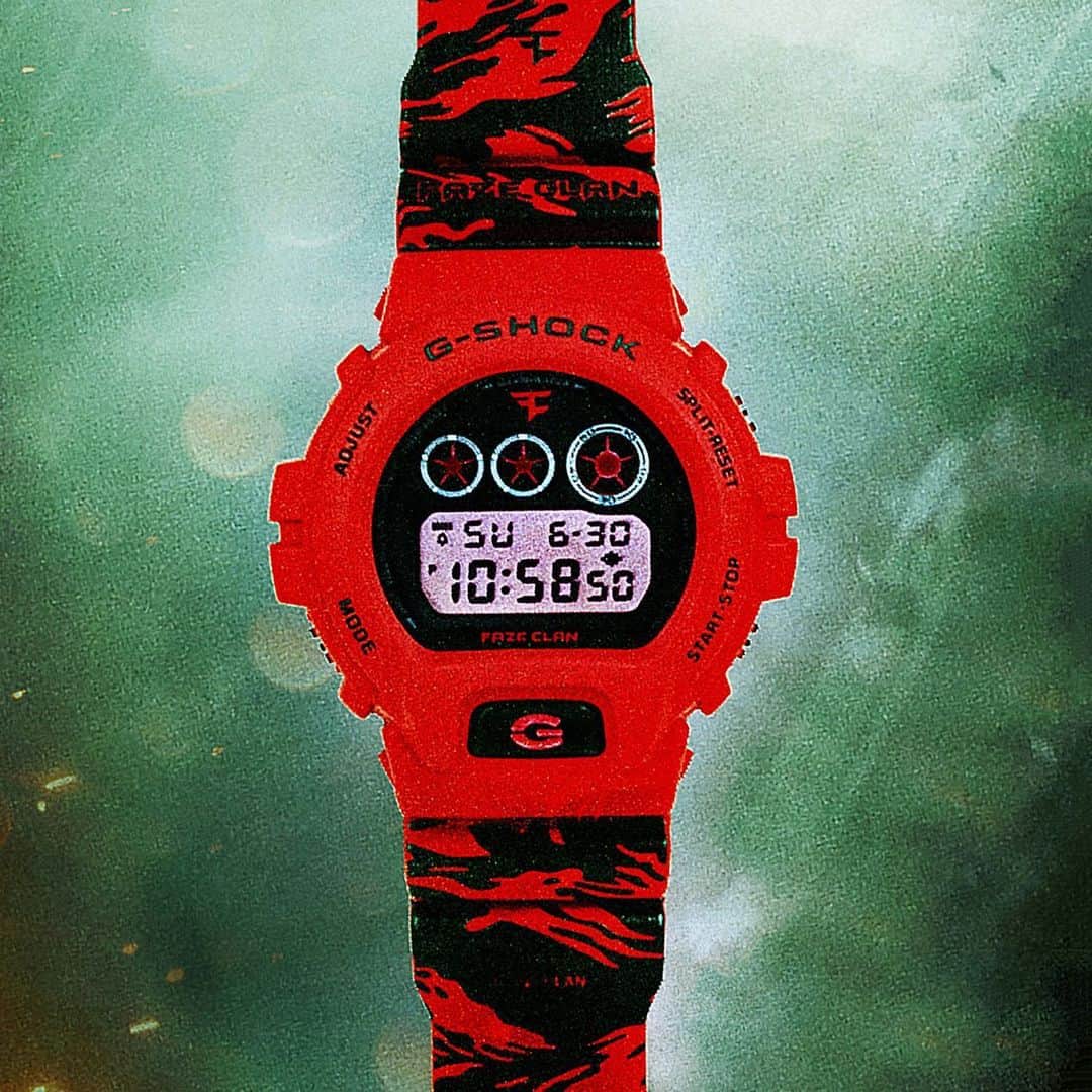 HYPEBEASTさんのインスタグラム写真 - (HYPEBEASTInstagram)「@hypebeaststyle: @fazeclan is gearing up for its 10th anniversary with a special project alongside @gshock_us. The signature G-SHOCK DW6900 has been dressed in a red, tiger camo pattern that pays homage to the early days of the eSports organization. A bespoke backlight reads “FAZE UP” when lit and a FaZe Clan logo is engraved on the rear along with text to commemorate their decade long milestone. Look for the timepiece to release on November 27 on FaZe Clan’s website, G-SHOCK’s website, and at select G-SHOCK outposts.⁠⠀ Photo: FaZe Clan」11月26日 11時15分 - hypebeast