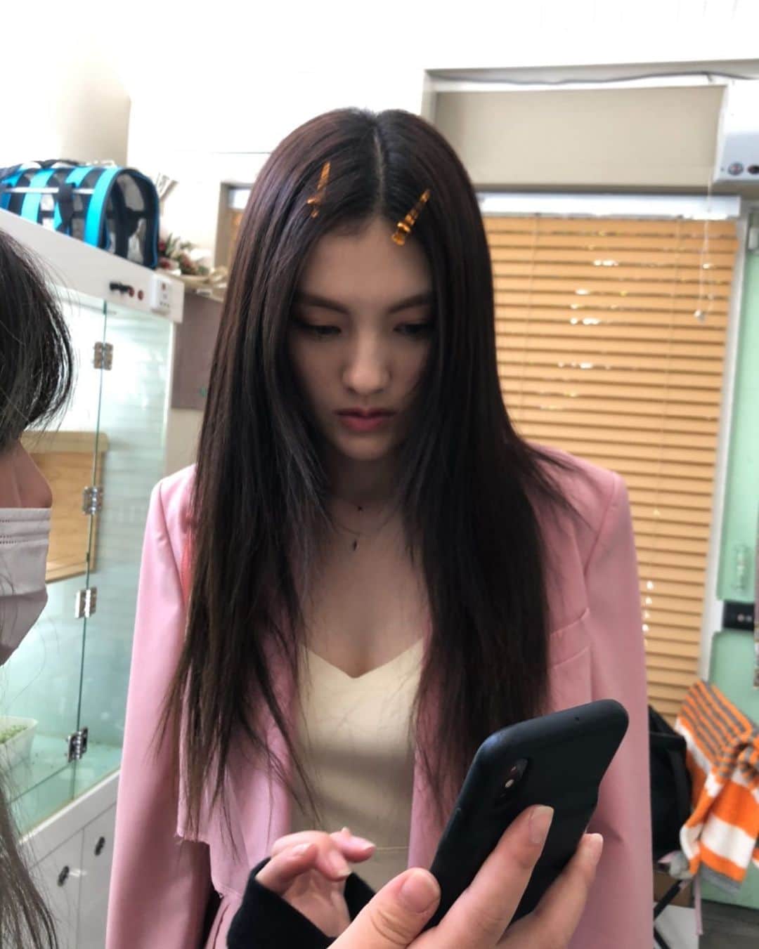 キム・ヨンジのインスタグラム：「무기씨 살려주세요:-( 오늘밤 열시반 구미호뎐!」