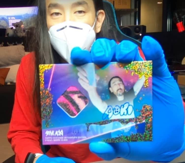 スティーヴ・アオキさんのインスタグラム写真 - (スティーヴ・アオキInstagram)「Wave 2 ends tomorrow at noon Est! Topps.com These auto relics I’m signing are beauties!! That’s just the Aoki Auto Relic. As I said before once the clock hits noon no more will be made. Wave 3 is already now available as well if you wanna get a jumpstart on riding both 🌊🌊 🔥🔥🔥 Wave 2 includes 25 base cards + 1 parallel card. Chance for Autograph cards and Steve Aoki Autograph Relics!  Base Card Parallels: • Rainbow Foilboard • /77 "Blue Frosting" Holographic Foil • /10 "Pink Frosting" Holographic Foil • /5 "Silver Funfetti" Holographic Foil • /1 "Gold Funfetti" Holographic Foil  Autograph Relic Card Parallels: • /99 Rainbow Foilboard • /77 "Blue Frosting" Holographic Foil • /49 "Green Frosting" Holographic Foil • /10 "Pink Frosting" Holographic Foil • /5 "Silver Funfetti" Holographic Foil • /1 "Gold Funfetti" Holographic Foil ⚾️⚾️⚾️  Corey Seager Andrew benintendi  Gleyber Torres Frank Thomas AJ Puk  are the Autograph subjects. 🧢🧢🧢 foil parallel chasers by  Juan Soto Fernando tatis jr Corey Seager (World Series mvp) Ichiro Mariano Rivera Frank Thomas Kyle Lewis (rookie of the year) Dustin May (Rookie) Randy Arozarena (rookie)」11月26日 11時24分 - steveaoki