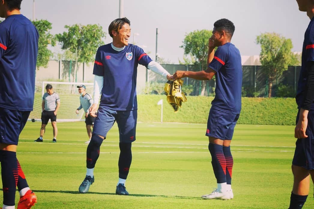 FC東京オフィシャルグッズさんのインスタグラム写真 - (FC東京オフィシャルグッズInstagram)「🔵🇯🇵🗼🔴 #ACL2020 #TRAININGPHOTO  💪💪💪🔵🔴 @fctokyoofficial  #絶対突破 #acl #Qatar #FC東京 #fctokyo #tokyo」11月26日 11時20分 - fctokyoofficial