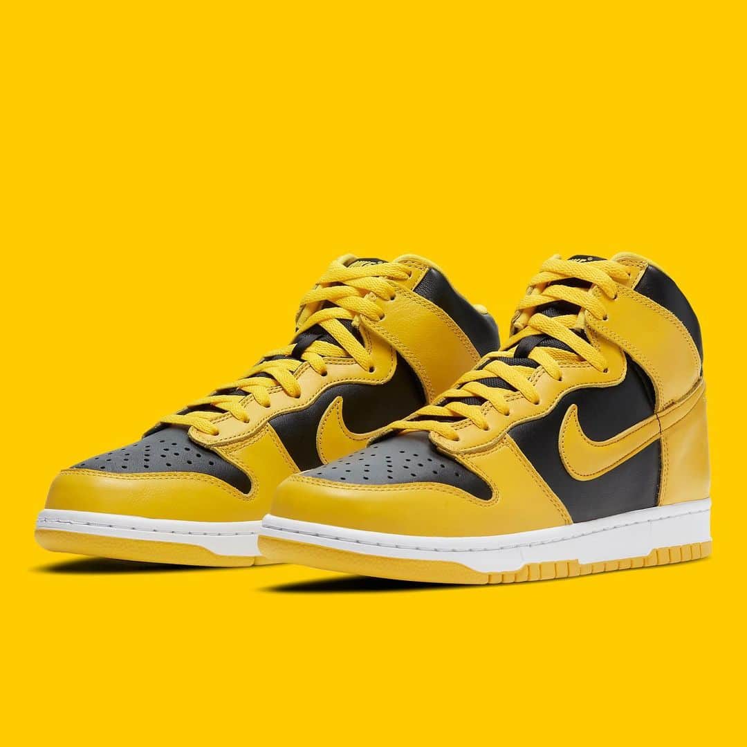 Sneaker Newsさんのインスタグラム写真 - (Sneaker NewsInstagram)「Official images of the Nike Dunk High SP "Varsity Maize" have surfaced! These are tentatively set for a 12/9 release for $120. Arguably one of the most recognizable Dunk colorways in history, this yellow/black mix was at the center of a mega-limited collaboration with Wu-Tang Clan in the late 1990s. The original version also re-released in 1999, and an homage to the Iowa-inspired colorway appeared once more in 2005 as part of Nike SB's "Be True To Your School" collection. Hit the link in our bio for more info.」11月26日 11時56分 - sneakernews