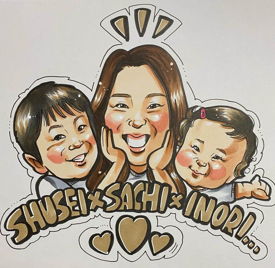 似顔絵★𝗚𝗢𝗥𝗜𝗞𝗜𝗡𝗚のインスタグラム：「. . 同じ方からの二枚目❤️ . . こちらは、 いつもお子さんを面倒見てくれている、 旦那様の妹さんへのプレゼント🎁🎁💕  人気のデザインで3人ギューーーーーってと❤️❤️❤️❤️  喜んでもらえますよーに⭐️✨💕  . . . 素敵なご依頼ありがとうございました🙇‍♀️✨💕  . .  ❌❌現在は、予約受付終了してます❌❌ 。 . . .  2020年度ご予約のお客✨ 現在120番までの方へ案内中です🌟✨💕 DMの確認いただきgmailへ返信宜しくお願い致します🙇‍♀️🌟✨✨ . . . .  次回の予約応募は、2020年のご予約分を書き終える予定の 来年春から夏頃の、、、予定です。 ※あくまでも予定なので前後します🙇‍♀️ . . . .  オーダー再開の際には 人数制限あるため必ず予約ができるわけではございません。 そのことも踏まえた上で 次回ご検討いただけると嬉しいです(^^) . . また、結婚式の使用を考えてくださる方も多いです✨  前々からお伝えしていますが、 基本的に予約順に対応しているため、 近々の納期を希望される方は、 対応できないこともあるので、 あらかじめご了承ください💦 . . . . . ※今回予約が取れた方へ※ . .  写真がまだ用意できてない、入金が遅れそうなど、状況により、順番が前後することもございます‼️ あらかじめご了承ください。 。 . . . また、芸能人、キャラクターのオーダー、パロディ風オーダーはお断りしています。  芸能人については、ご本人様に直接プレゼントなどはOKです。 . . . . . . 💰料金表は過去投稿記事みてね❤💰 . . . . . ➡️ハッシュタグ⇨ goriking117料金表2019⬅️ . . ✨✨✨✨✨✨✨✨✨✨✨✨✨✨✨✨ @by.goriking のアカウントでは、 過去書かせて頂いたお客様方からの、 似顔絵のその後のお写真をいただき、 投稿しております^ - ^❤️❤️ 玄関に飾ってある似顔絵、 渡した瞬間のお写真、 ご本人とのお写真などなど💕 いろんな場面でのお写真お待ちしております^ - ^✨⭐️ . . . .  #似顔絵#pencildrawing#drawing#pencil#illust#painting#art#artwork#絵描きさんと繋がりたい#似顔絵師#gorikingの似顔絵屋さん#仲良し家族#子供のいる暮らし#お洒落#可愛い#男の子#女の子#兄妹#kidsgirl #girl #brothers#boy#kids#kids_japan#comicart#anime#animeart#comicartist#animejapan」
