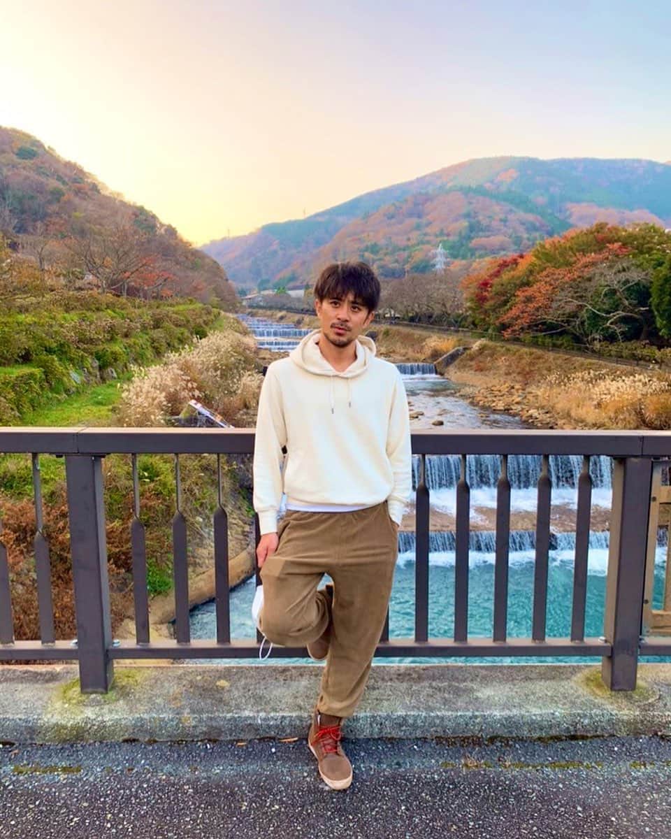 斉藤祥太のインスタグラム：「あき。 良い季節ですね🍁 食欲の秋。仕事の秋。勉強の秋。 コロナの秋。はご用心⚠️ #紅葉 #温泉 #斉藤祥太」