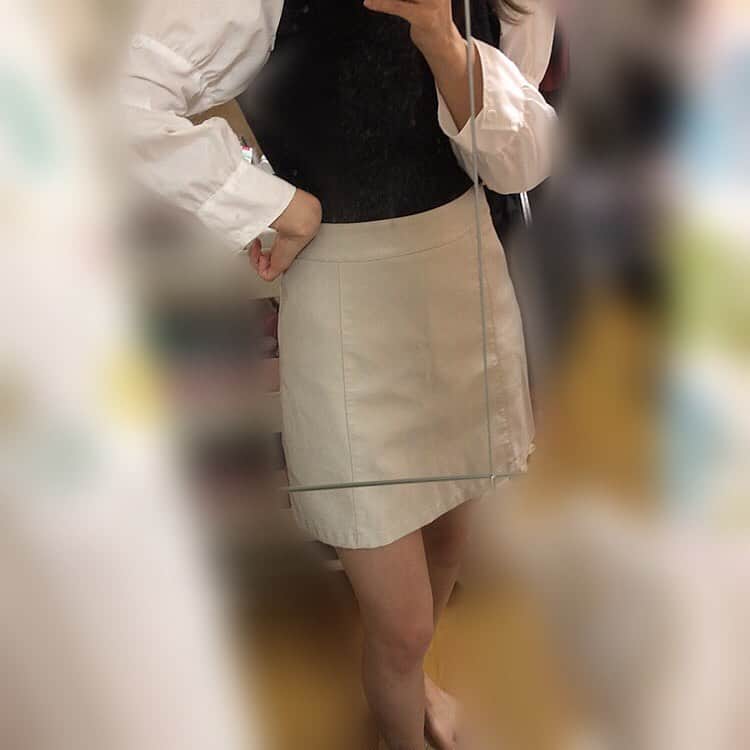 大塚美波さんのインスタグラム写真 - (大塚美波Instagram)「人生初のレザースカート😍  👖: @u_dresser   #レザースカート #ファッション通販 #韓国通販」11月26日 12時54分 - _mi7mi12_
