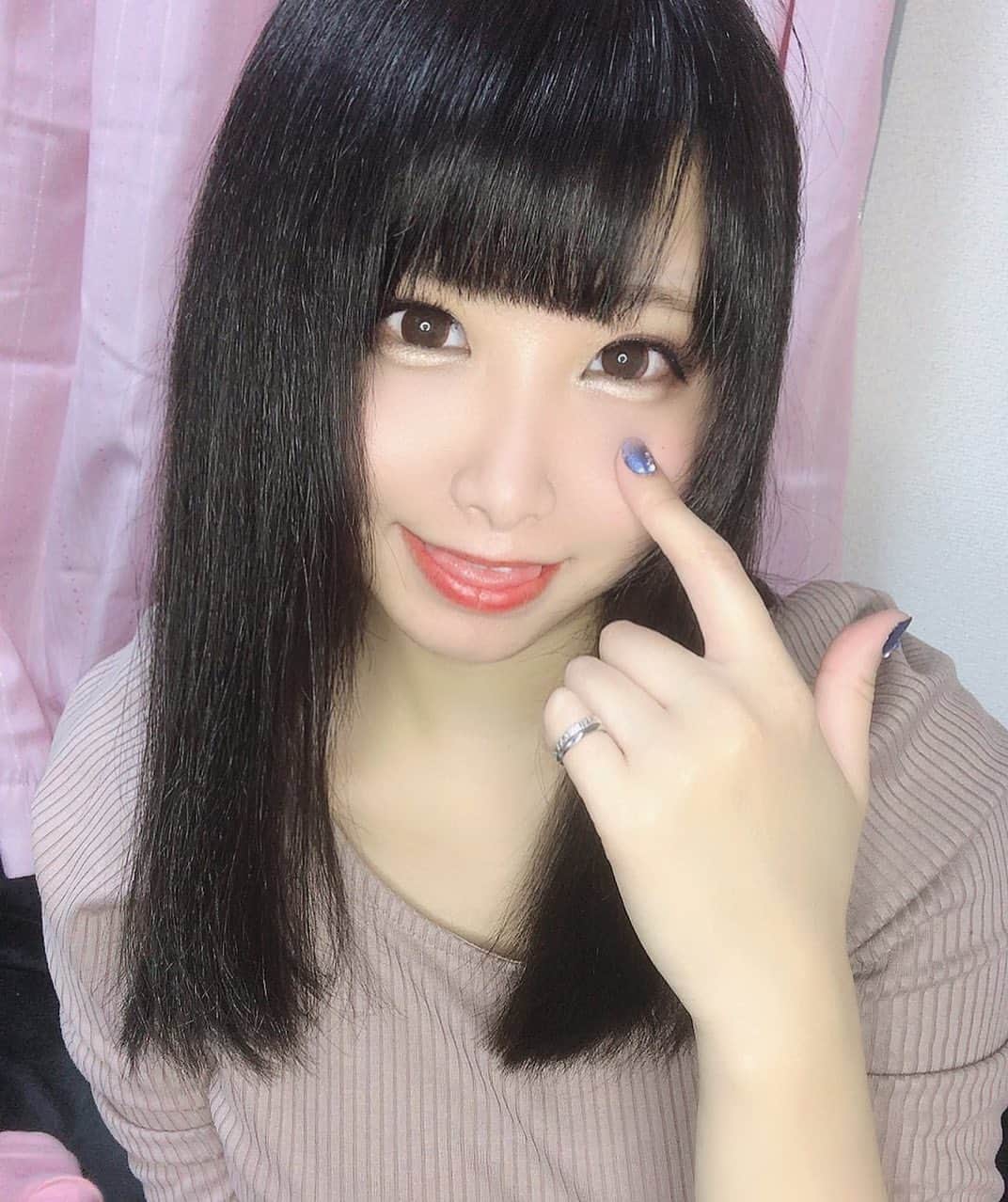 のインスタグラム：「髪切ったよ、よきじゃない？？」