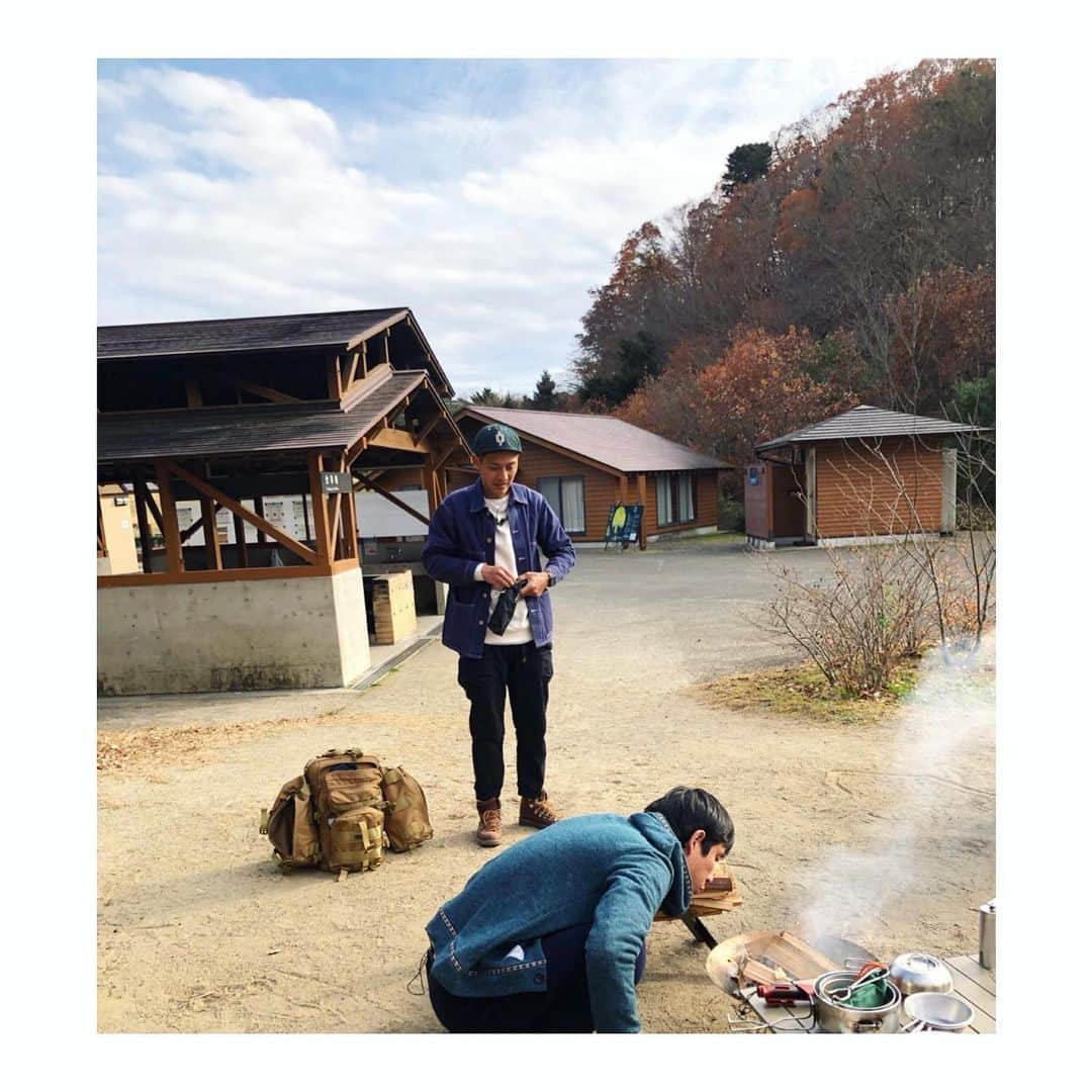 馬場園梓さんのインスタグラム写真 - (馬場園梓Instagram)「へい♪  昨日は超絶に楽しい時間を過ごさせていただきました！  ゼロ×ラボチャンネル 「#とろサー村田のアウトドア日和」にお邪魔しまして キャンプを満喫！  気兼ねのないメンバーと 大自然に囲まれて  ただただしあわせ。  もしわたしが犬やったら 楽しすぎて いったん見えなくなるほど遠くまで走って行ってると思う🐕  本坊ファームの大根美味しすぎ🤤  またよせてもらいたいなぁ。  最高の1日でした！ ありがとうございました！  公開されましたらぜひご覧下さい。  なにとぞ よろしくお願い申し上げます！  ルン♪   #yeah #happy #exciting #キャンプ #ゼロラボチャンネル  #youtube  #とろサー村田のアウトドア日和  #キャンプ #とろサーモン村田 #ソラシド本坊 #本坊ファーム #大根 #球体 #しあわせ #ルン♪」11月26日 13時35分 - babazonoazusa