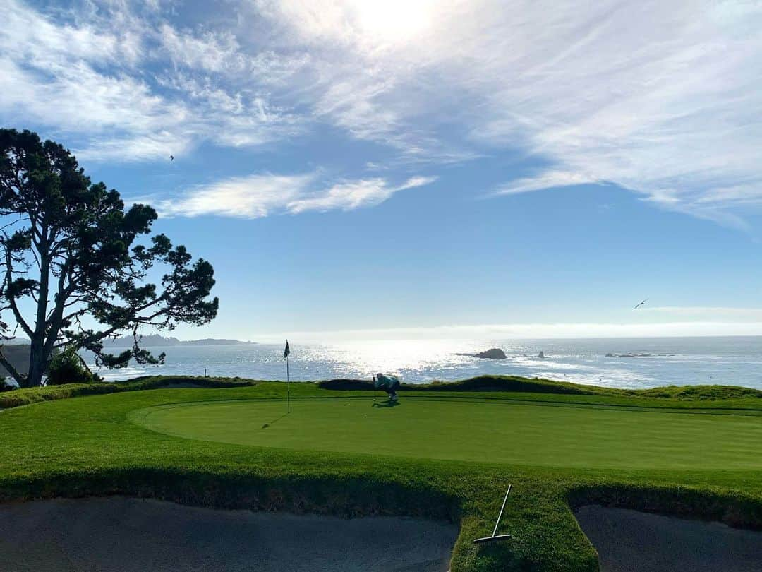 アリソン・リーのインスタグラム：「One of my fav places on this planet  @pebblebeachresorts」