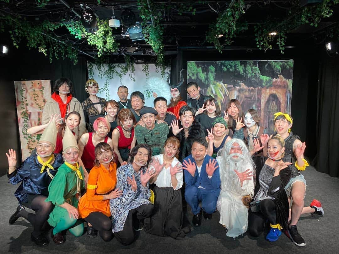 横山裕之さんのインスタグラム写真 - (横山裕之Instagram)「大塚ドリームSHOW3周年公演 「BYE BYE」 が終了しました。  色々な想いで作ったこの作品が演者やお客様の力で最高の作品になったことを感謝してます。  こんなコロナ禍の状況で観に来て頂き、本当にお客様には感謝×1000です！  本当にありがとうございました。  あっという間の3年だったと思います。  でも来年、再来年とまたワクワクすることが待ってます！ なので皆様と一緒に大塚ドリームSHOWもさらにパワーアップ、そして成長できたらと思ってますので応援のほどよろしくお願い致します！  #大塚ドリームSHOW #3周年 #BYEBYE #QUEST #TETRA #脚本演出 #天狗横山裕之 #ありがとうございました #ガリレオZでやったもう一つのエンディングは僕のわがままでやらせてもらいました #また会える日まで」11月26日 13時33分 - tengu_yokoyama