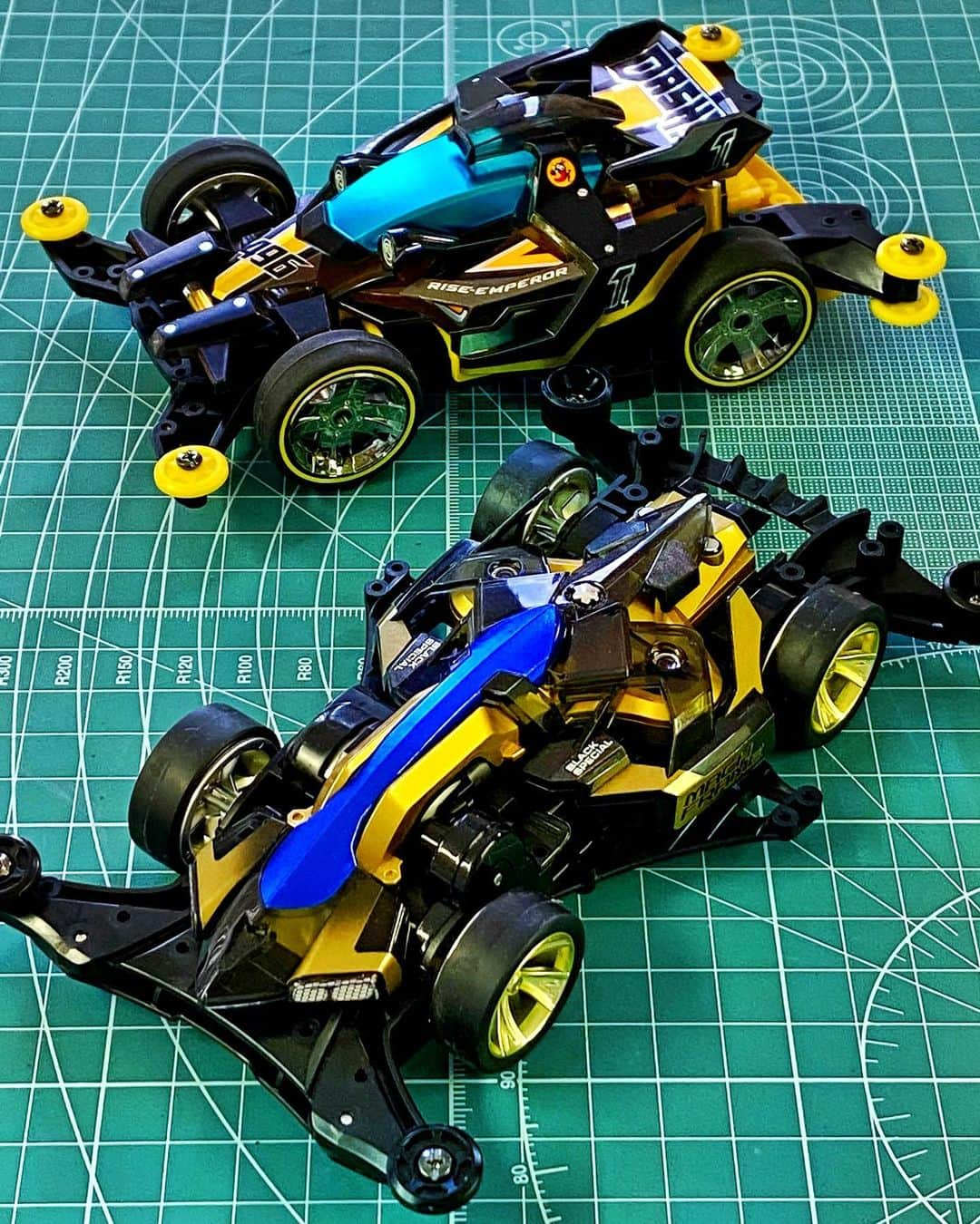 ミニ四駆 マッハフレーム ブラックスペシャル - 自動車