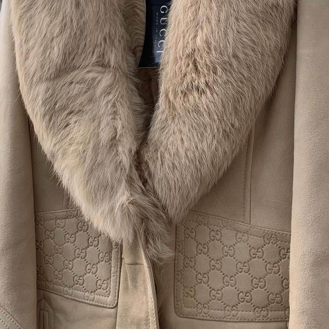 Vintage Brand Boutique AMOREさんのインスタグラム写真 - (Vintage Brand Boutique AMOREInstagram)「Unused Gucci Vintage Shearling Mouton Jacket by Tom Ford in Size 38  Online Search for AO18598  #guccibytomford #guccivintage #amorevintage」11月26日 13時40分 - amore_tokyo