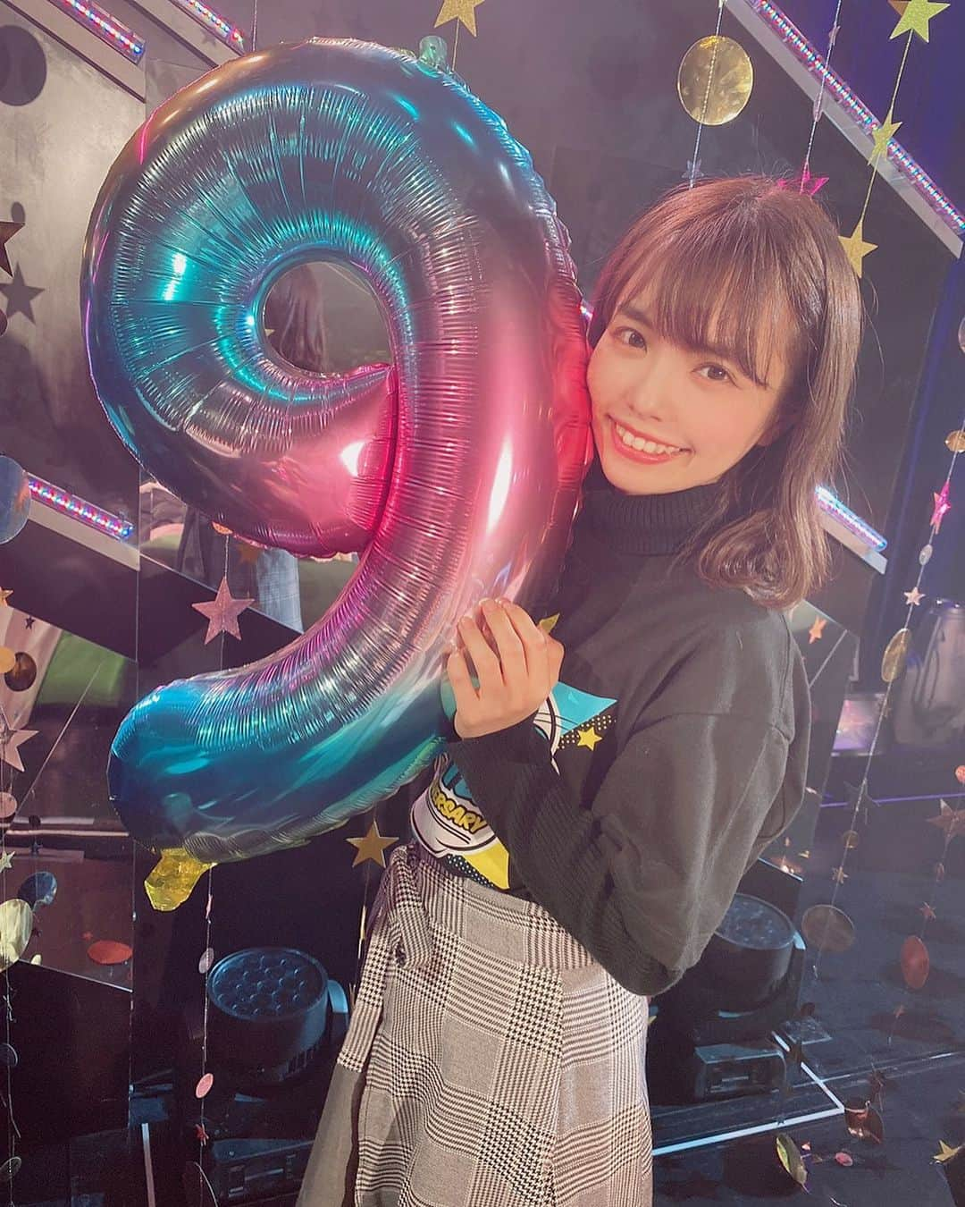 渕上舞さんのインスタグラム写真 - (渕上舞Instagram)「💐✨﻿ ﻿ ﻿ #hkt9周年﻿ 日々、たくさんの応援をありがとうございます☺︎﻿ ﻿ 2期生として1周年からお祝いさせていただいていて、あっという間に9回目のお祝い✨﻿ ﻿ 10年目のHKT48もよろしくお願いします…！﻿ ﻿ ﻿ #HKT48 #ezofukuoka #ezo福岡 #bossezofukuoka #paypayドーム」11月26日 13時55分 - mai_fuchigami_48