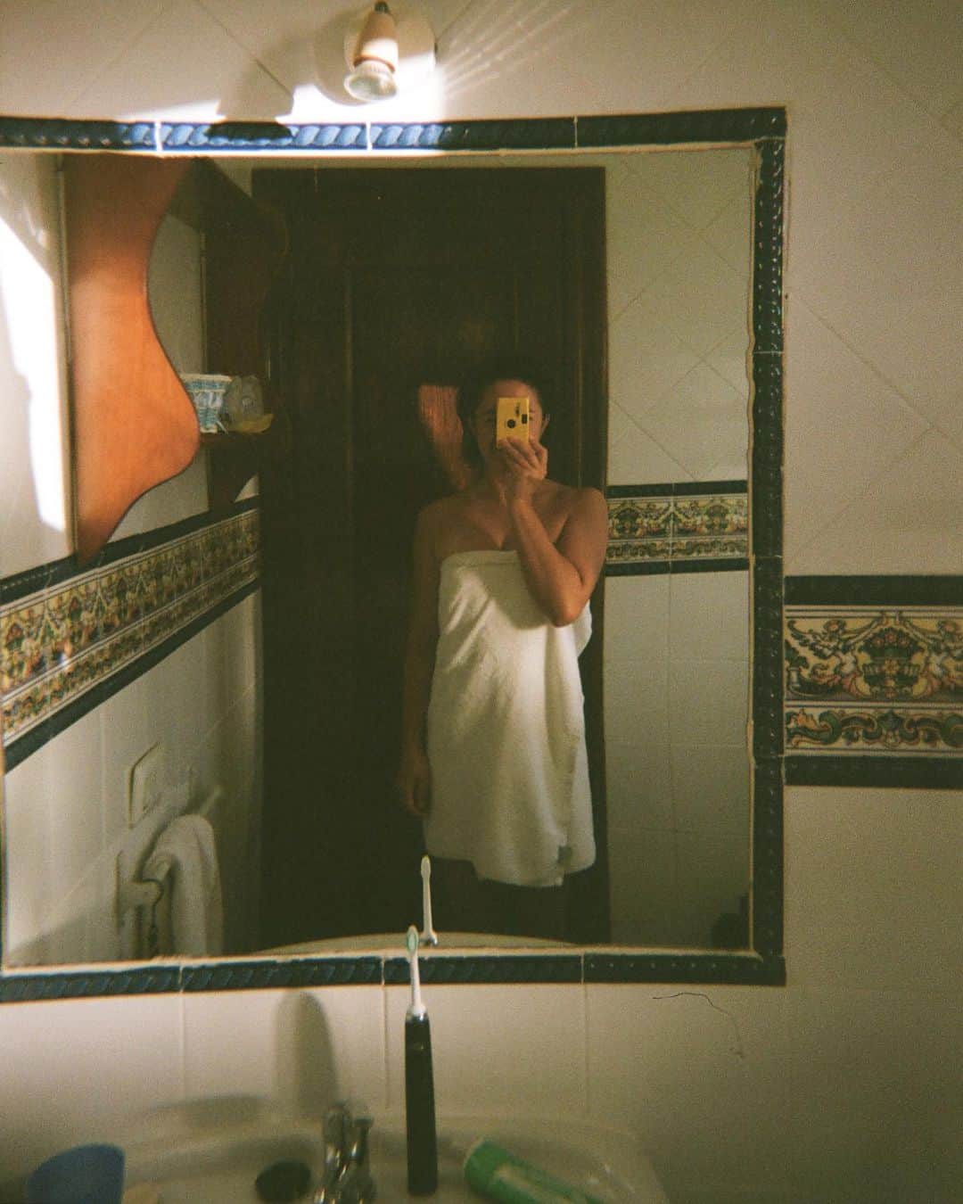 松島エミのインスタグラム：「Summer 2020 in Spain . . #self#selfie#selflortrait#film#filmcamera#mirrorselfie #spain#summer#andalucia」