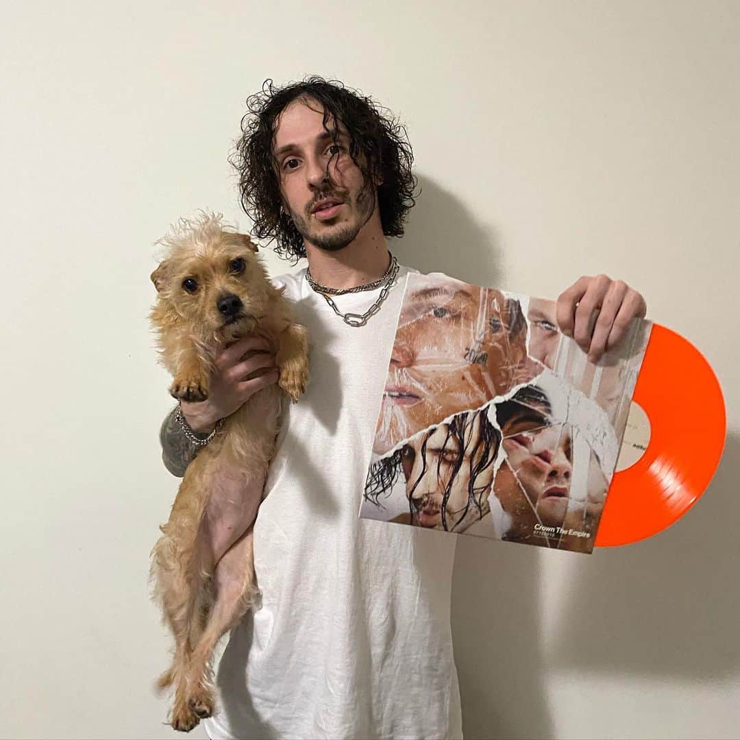のインスタグラム：「OUR ACOUSTIC ALBUM COMES OUT ON VINYL THIS FRIDAY. Go to your local record store and pick that shit up 💩🔥 Check to see which stores are participating RSD Black Friday at https://recordstoreday.com/Stores」
