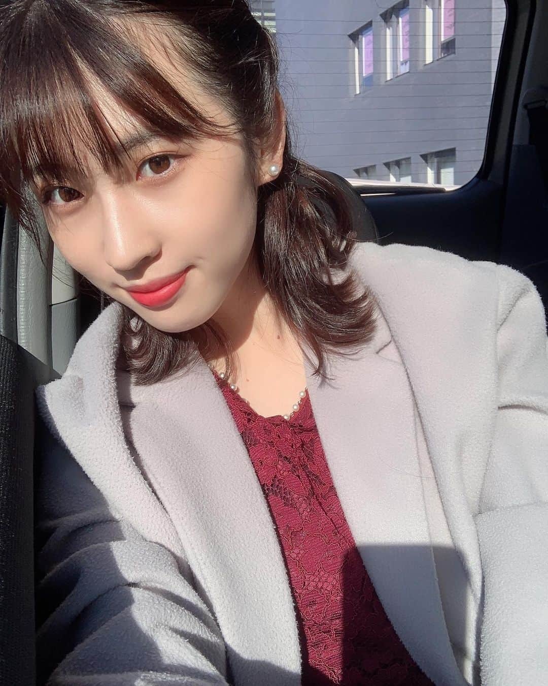のインスタグラム：「こんにちは🌞  最近は自分から新しい事に 挑戦できるようになりました✨  不安や緊張もあるけれど、 すごくワクワクで楽しいです😌✨  もっともっと沢山の物に触れて まだまだ知らない事を見て、 新しい事に挑戦し続けていきたいです🌈✨  投票期間は12/6までです！ 是非さやぽちお願い致します✊  #関大ミスキャン #ミス関大 #ミスコン  #関大 #ミスキャンパス #関大 #撮影モデル  #ヘアスタイル #ドレス #サロンモデル  #撮影会 #ミディアムヘア #簡単ヘアアレンジ」