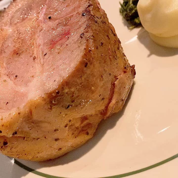 のインスタグラム：「#マロリーポークステーキ🥩 #美味い #ステーキ」