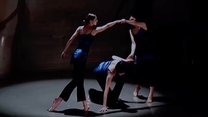 のインスタグラム：「my work🩰💙  次はいつ公演が打てるのか今はわからないけど、また踊れるといいなという希望も込めて少し前から次の作品を作り始めてます😌 ・ ・ ・ #mywork #dance #art #contemporaryart  #contemporarydance  #modernart  #creativity  #movement #lifework #mystyle  #cocokinoshita #turnoutworkout  #ココトレ #木下ココ」